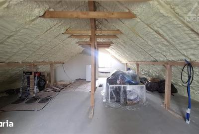 Casă cu 4 camere cu Teren 400 Mp în Rediu