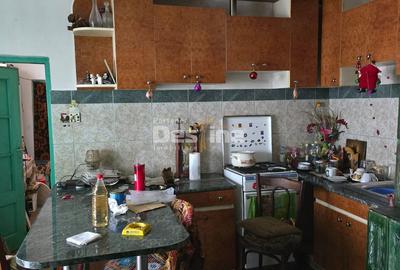 Casă cu 5 camere cu Canalizare în Ultracentral