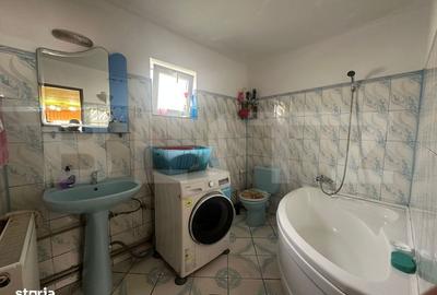 Casă cu 3 camere în Preajba Mare