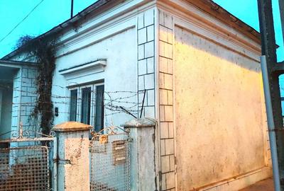 Casa de Vanzare ,intr-o zona deosebit de buna - 2
