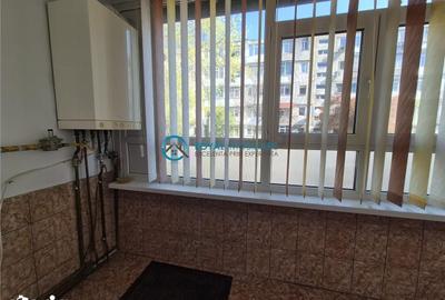 Apartament cu 3 camere decomandat, mobilat în Malu Roșu - 14