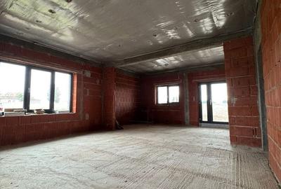 Casă cu 3 camere în Tărian - 5