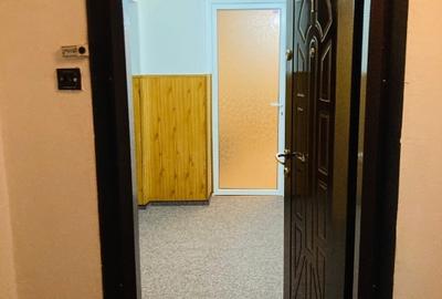 Apartament cu 2 camere decomandat în Florilor - 11