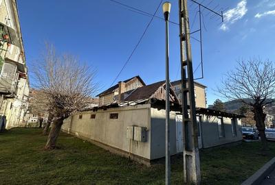 Spațiu comercial, de 300 mp, în Central - 4