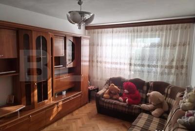 Apartament cu 3 camere decomandat, mobilat în Micro 4 - 2