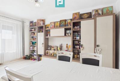 Apartament cu 4 camere decomandat în Valenta - 3