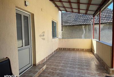 Casă cu 4 camere decomandat cu Teren 170 Mp în Cantemir