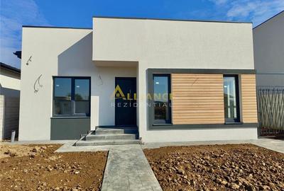 Casă individuală cu 4 camere cu Teren 30 Mp în Berceni - 1