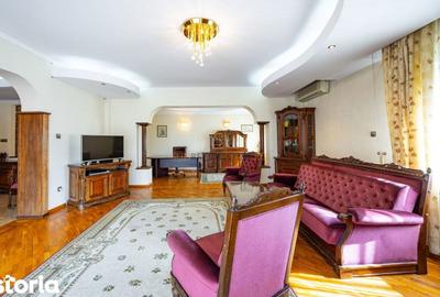 Casă cu Teren 2652 Mp în Central