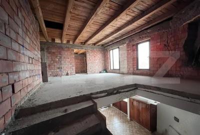 Casă cu 12 camere cu Teren 3730 Mp în Stremț - 2