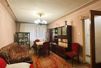 REA1024291 4 Camere l Teiul Doamnei