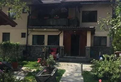 Casă cu 5 camere cu Teren 422 Mp în Zamora - 1