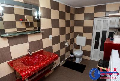 Casă cu 7 camere cu Teren 271 Mp în Orizontului