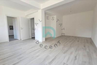 Studio,  47 mp, Tractorul - 4