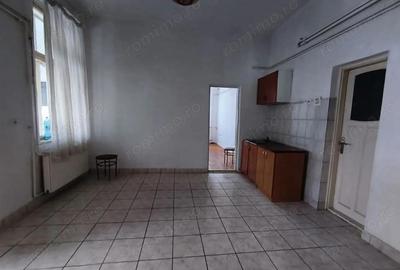 Casă cu 2 camere cu Teren 15 Mp în Unirii - 1