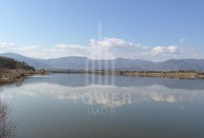 Teren agricol extravilan de 38000.0390625 mp, în Nord - 20