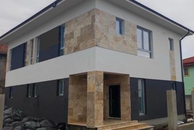 Casă individuală cu 4 camere cu Canalizare în Est - 1