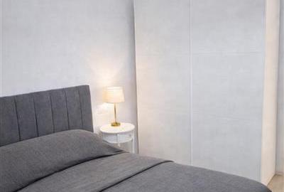 Apartament cu 3 camere decomandat, mobilat în Tractorul - 4