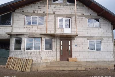 Casă cu 3 camere cu Teren 500 Mp în Central