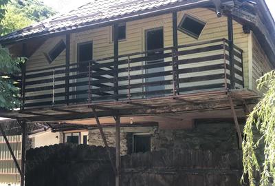 Va salut,se vand doua cabane,la pre? de una Va salut,se vand doua cabane,la pre? de una - 4