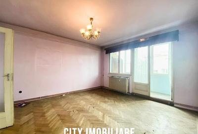 Apartament cu 4 camere decomandat în Plopilor