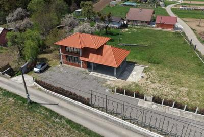 Casă cu 4 camere în Bratca - 1