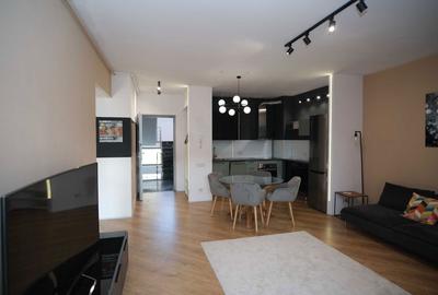 Apartament cu 3 camere semidecomandat în Central - 1
