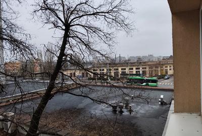 FARA COMISIOANE apartament cu 2 camere la etajul 2  la 3 minute de metrou - 15