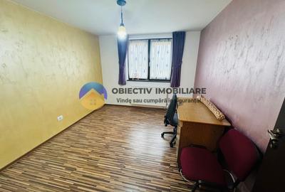 Casă individuală cu 6 camere cu Canalizare în 1 Mai - 11