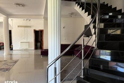 Casă cu 10 camere cu Teren 2000 Mp în Ultracentral - 2