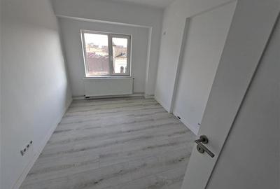 Apartament cu 4 camere semidecomandat în Central - 8