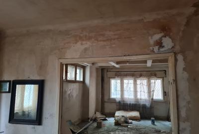 Apartament cu 3 camere semidecomandat în P-ța Universității - 2