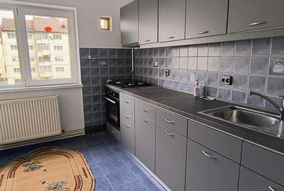 Apartament cu 3 camere decomandat în Terezian - 2