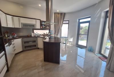 Casă individuală cu 5 camere cu Canalizare în Ultracentral - 1