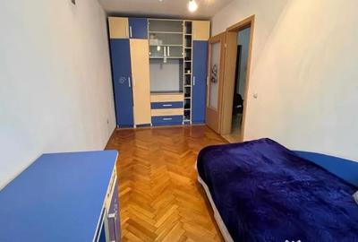 Apartament cu 3 camere semidecomandat în Central - 3