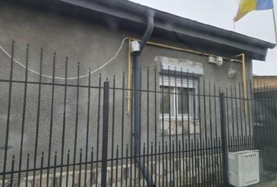 Cota de 2/4 din casa si teren, Loc Calarasi, Jud Calarasi - 2