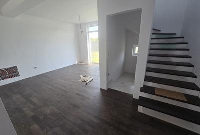 Duplex cu 3 camere cu Teren 250 Mp în Chișoda - 2