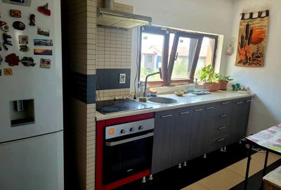 Inchiriez apartament cu 3 camere - 6