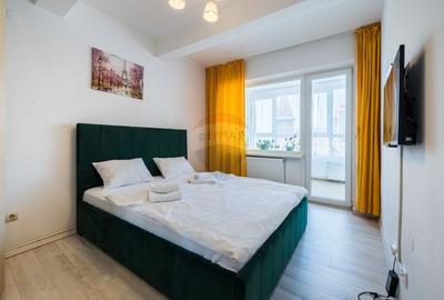 Apartament cu 3 camere semidecomandat, mobilat în 15 Noiembrie - 17