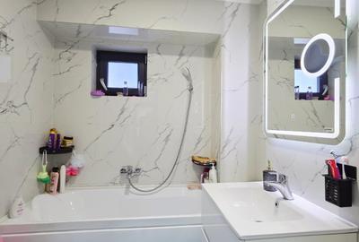 Apartament cu 4 camere decomandat în - 11