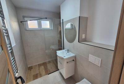 Apartament cu 2 camere semidecomandat în Micro I - 8