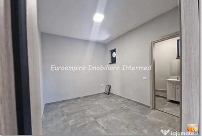 Spațiu comercial, de 44 mp, în Trocadero - 2