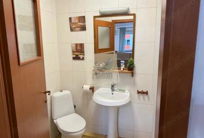 Apartament cu 3 camere, mobilat în Central - 9