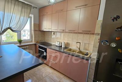 Apartament cu 2 camere decomandat, mobilat în CET - 1
