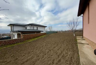 Casă cu 4 camere în Holboca - 1