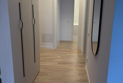 Apartament cu 3 camere semidecomandat, mobilat în 13 Septembrie - 2