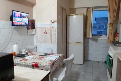 Apartament 3 camere cf.1 dec. etajul 8 cu pod, Cal. Calarasilor - Calarasi 4 - 2