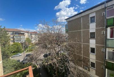 Apartament cu 3 camere decomandat în Decebal - 9