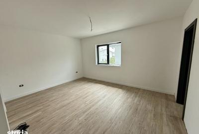Casă cu 4 camere cu Teren 330 Mp în Central - 2