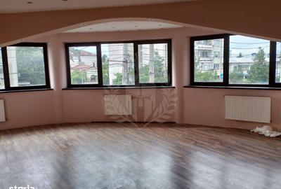 Casă cu 10 camere cu Teren 350 Mp în Central - 6